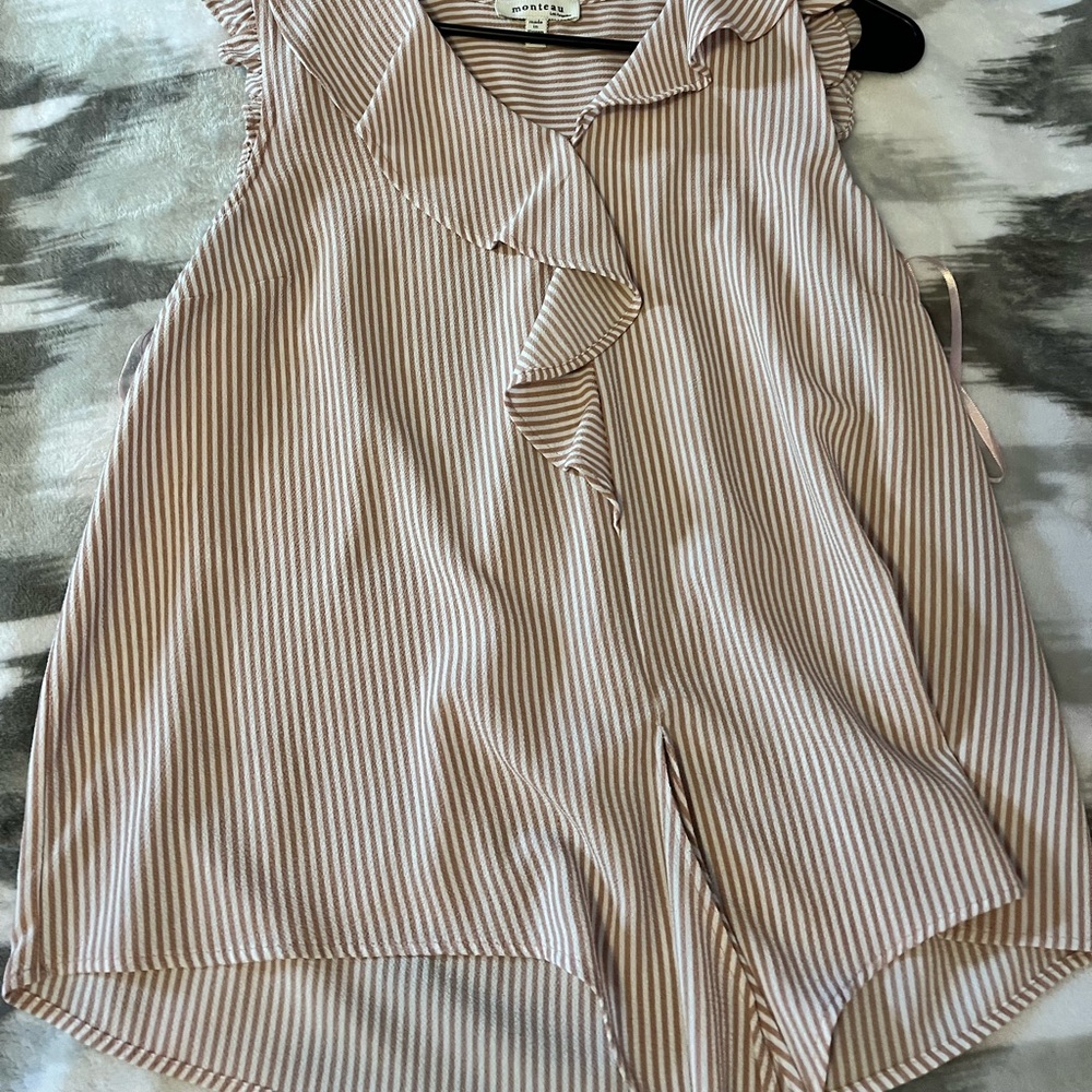 Simple Blouses - Picture 3 of 7